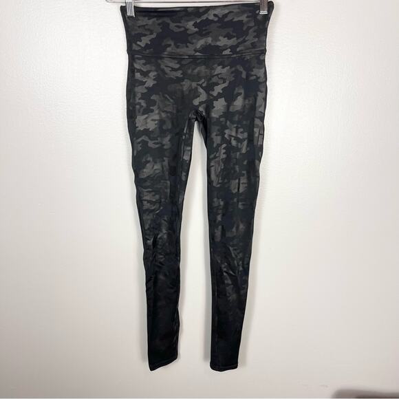 Spanx Camo Leggings Women’s Activewear Pants size S Black - Picture 1 of 7